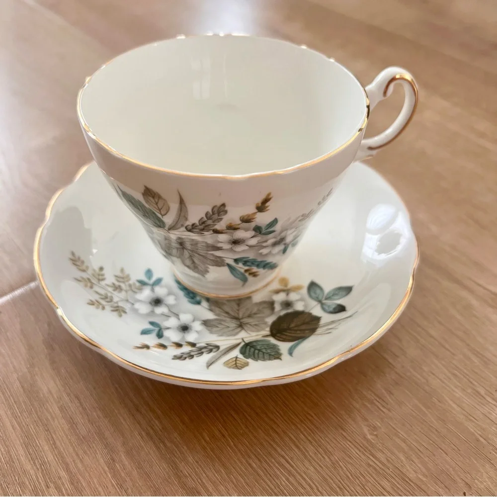 Vintage Regency Bone China Tea Cup &‎ Saucer Blue Green  Leaf Floral England
